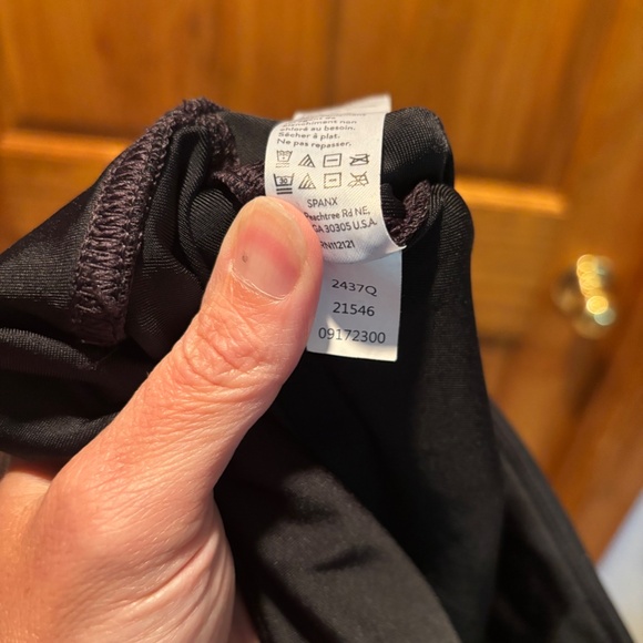 Spanx Faux Leather Leggings in Black Small Petite - Picture 8 of 8